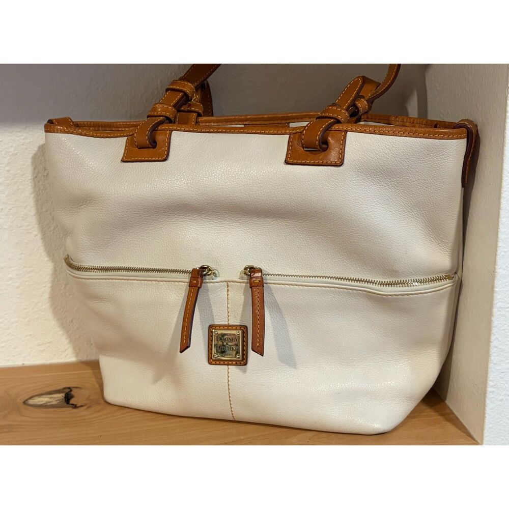 Dooney & Bourke White Pebbled Leather Tote Bag with Dual Zip Front Pockets EUC